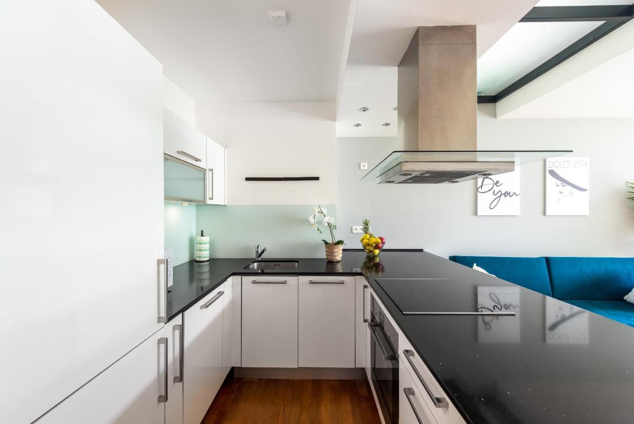 Apartment With Balcony And Parking Near The Prague Museum Екстериор снимка
