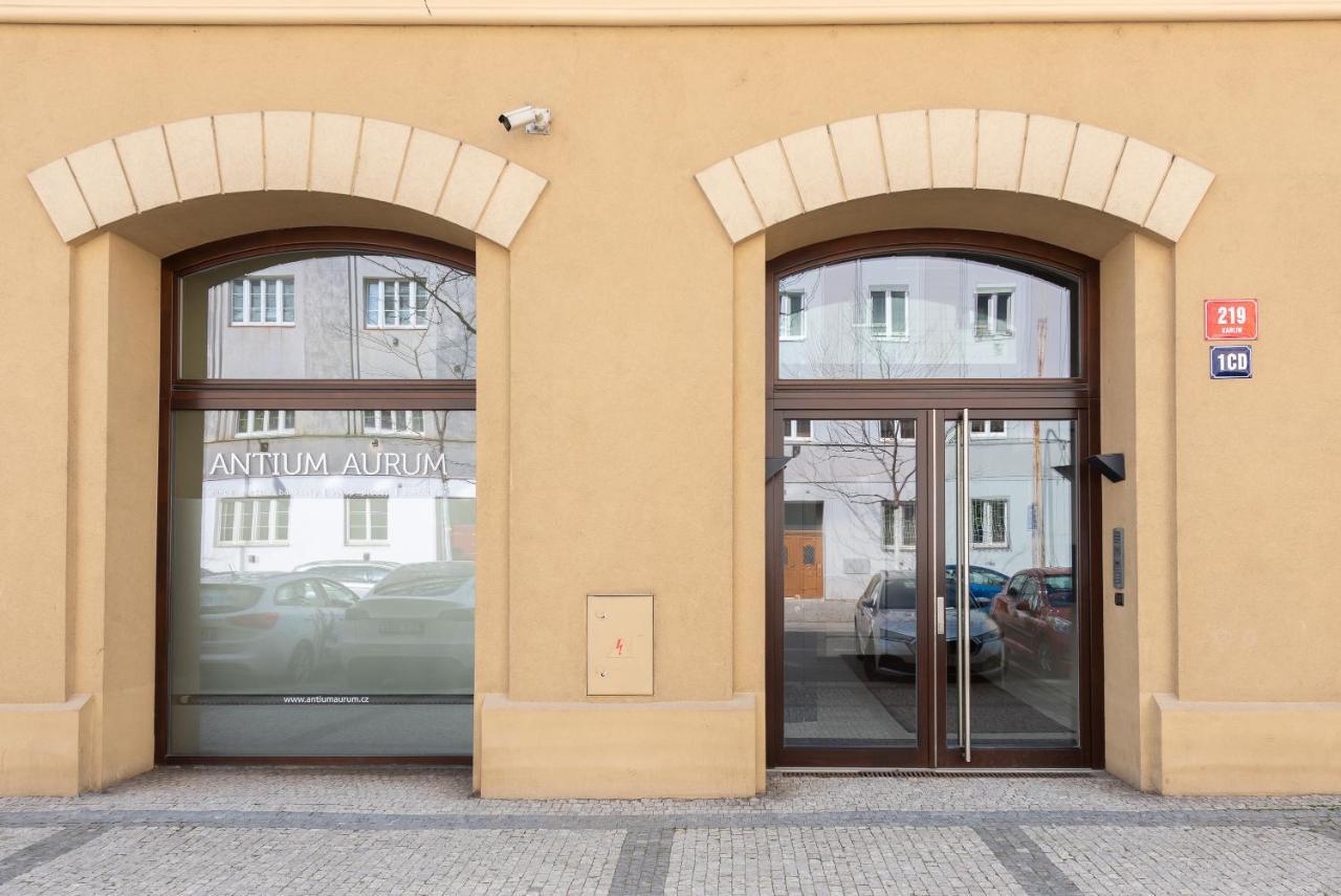 Apartment With Balcony And Parking Near The Prague Museum Екстериор снимка