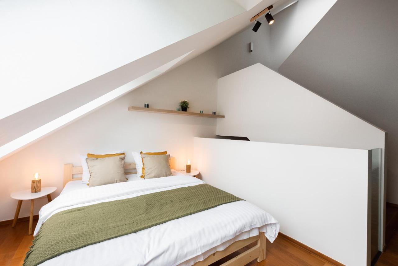 Apartment With Balcony And Parking Near The Prague Museum Екстериор снимка
